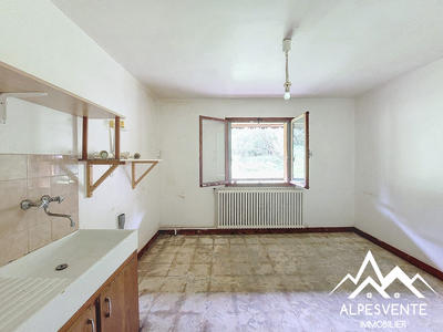 Maison - 330 m² - 14 pièces