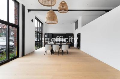 Loft - 140 m² - 5 pièces