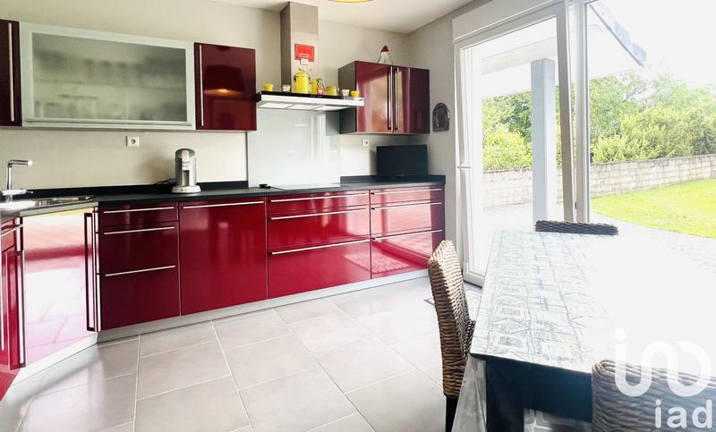 Maison - 180 m² - 8 pièces