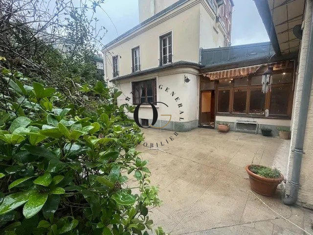 Maison - 200 m² - 8 pièces