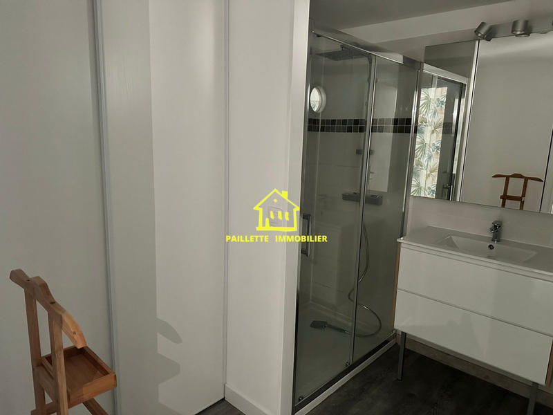 Loft - 65 m² - 2 pièces