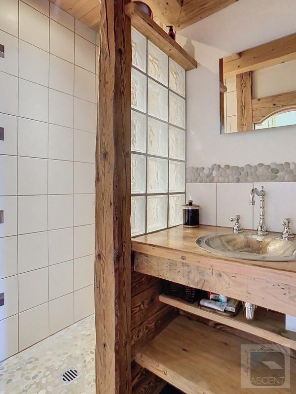 Châlet - 252 m² - 7 pièces