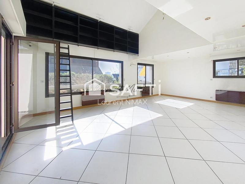 Maison - 260 m² - 8 pièces