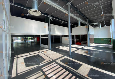 Local commercial - 742 m²