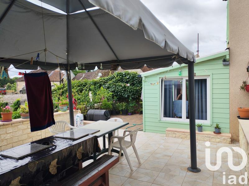 Maison - 240 m² - 10 pièces