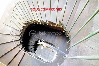 Demeure - 250 m² - 7 pièces