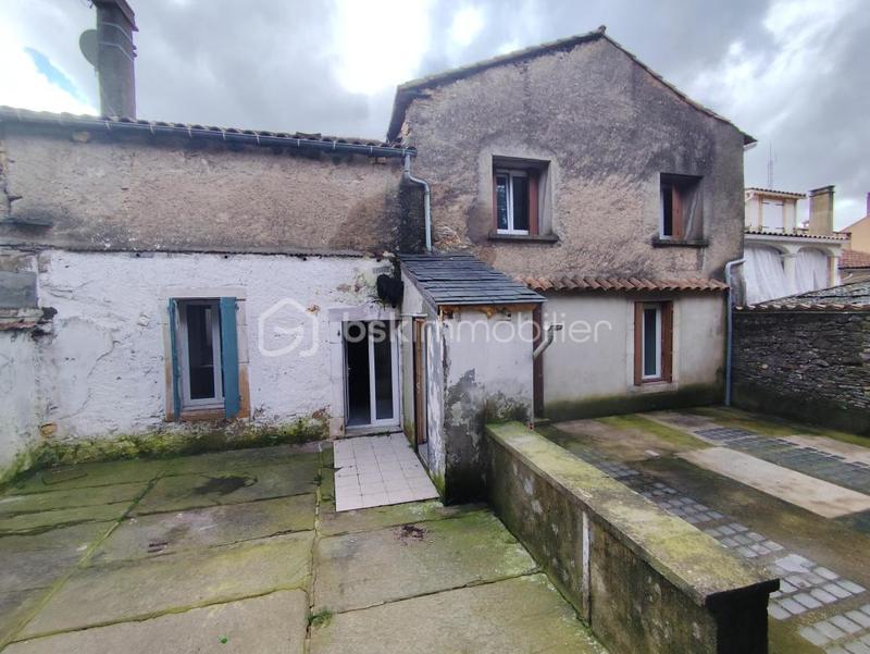 Maison - 300 m² - 13 pièces