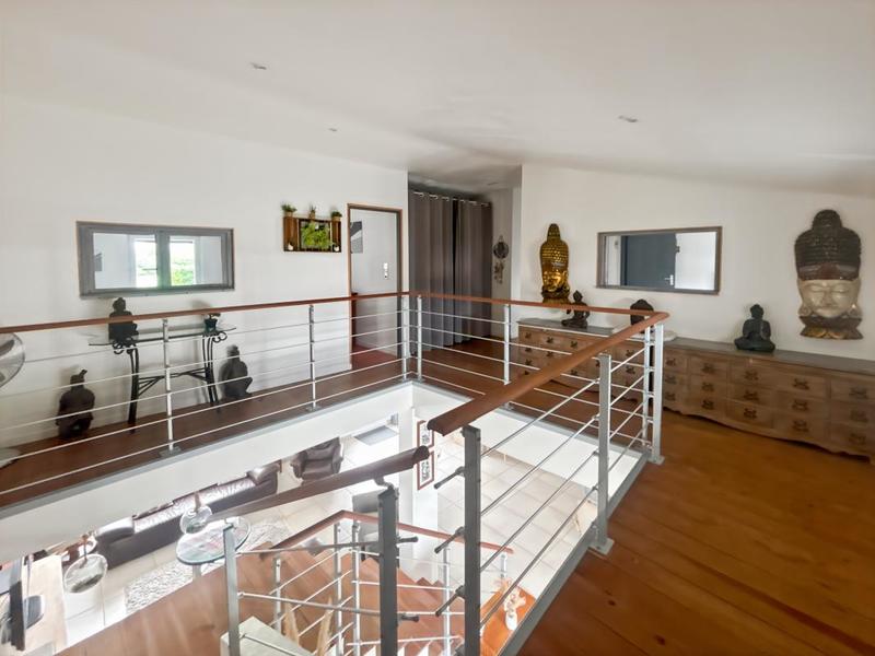 Maison - 192 m² - 6 pièces