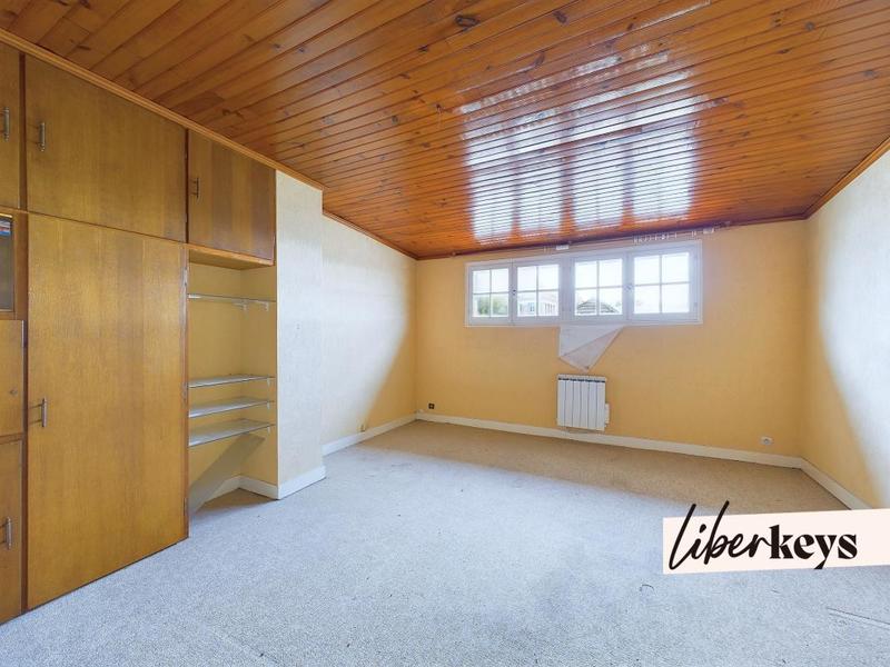 Maison - 284 m² - 10 pièces