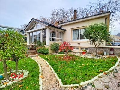 Maison - 180 m² - 6 pièces