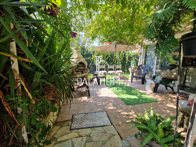 Maison - 200 m² - 11 pièces