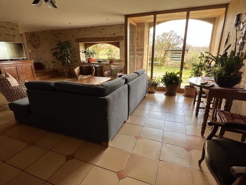 Corps de ferme - 300 m² - 9 pièces