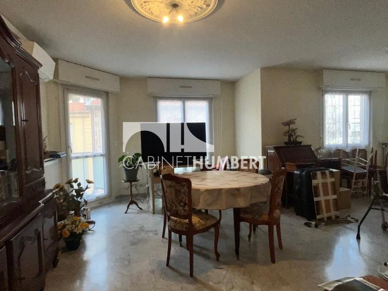 Appartement - 90 m² - 4 pièces