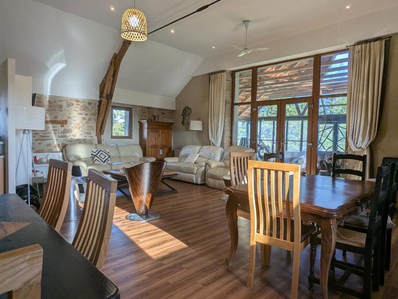 Corps de ferme - 385 m² - 17 pièces