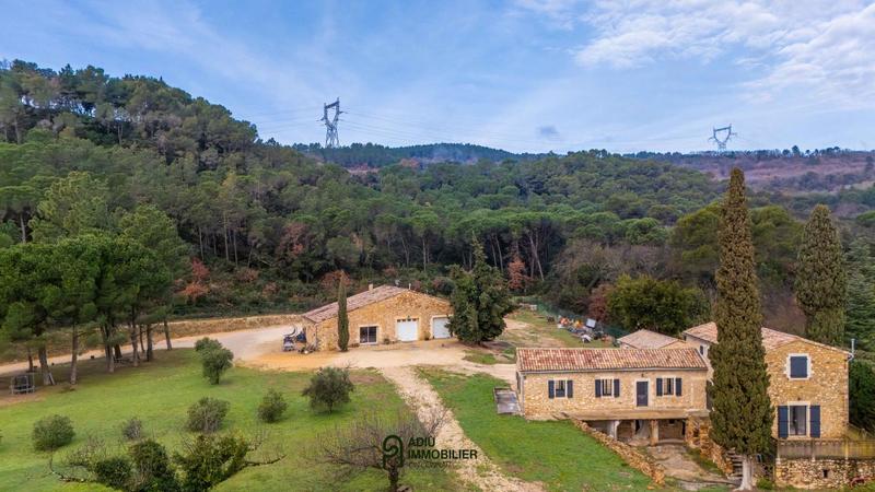 Propriété - 300 m² - 9 pièces