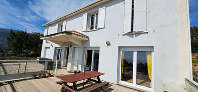 Maison - 240 m² - 7 pièces