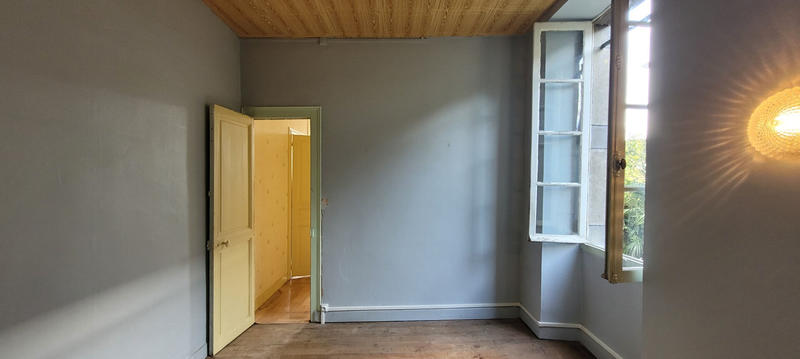 Maison - 200 m² - 8 pièces