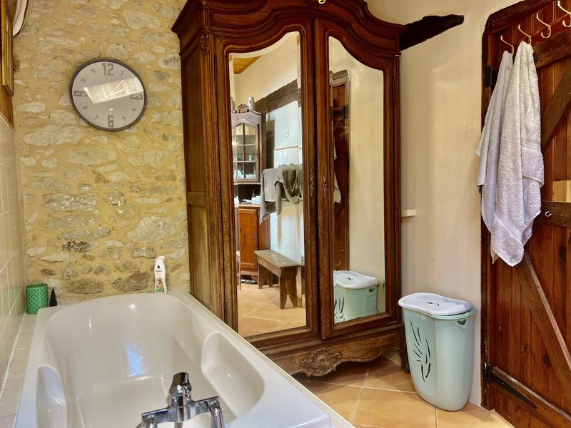 Appartement - 285 m² - 20 pièces