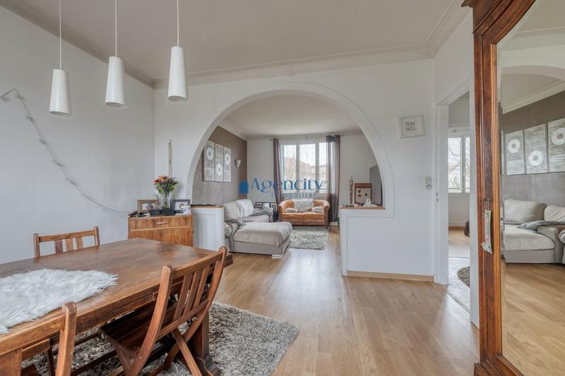 Maison - 137 m² - 6 pièces