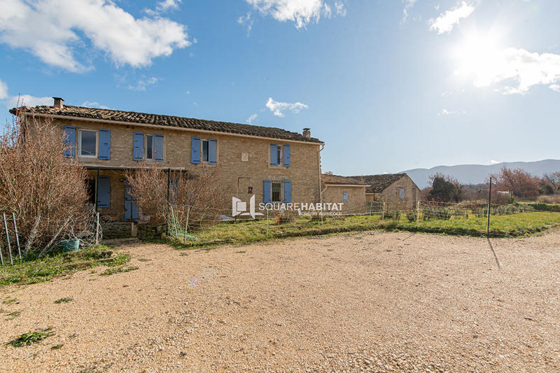 Maison - 235 m² - 7 pièces