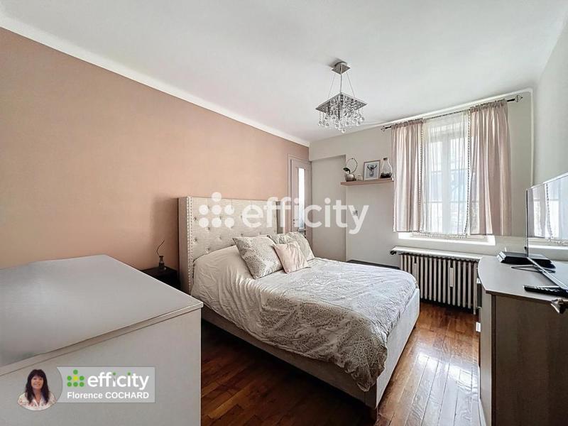 Maison - 408 m² - 13 pièces