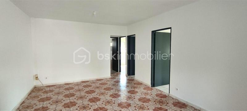 Maison - 355 m² - 12 pièces