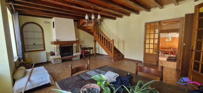 Maison - 217 m² - 6 pièces