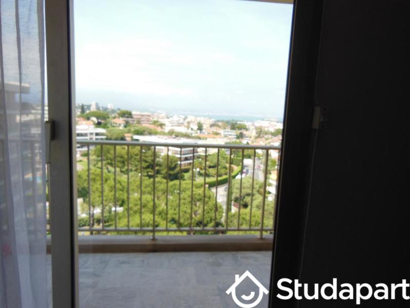 Chambre - 102 m² - 1 pièce