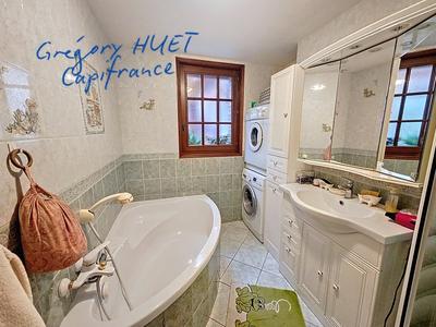 Maison - 121 m² - 8 pièces