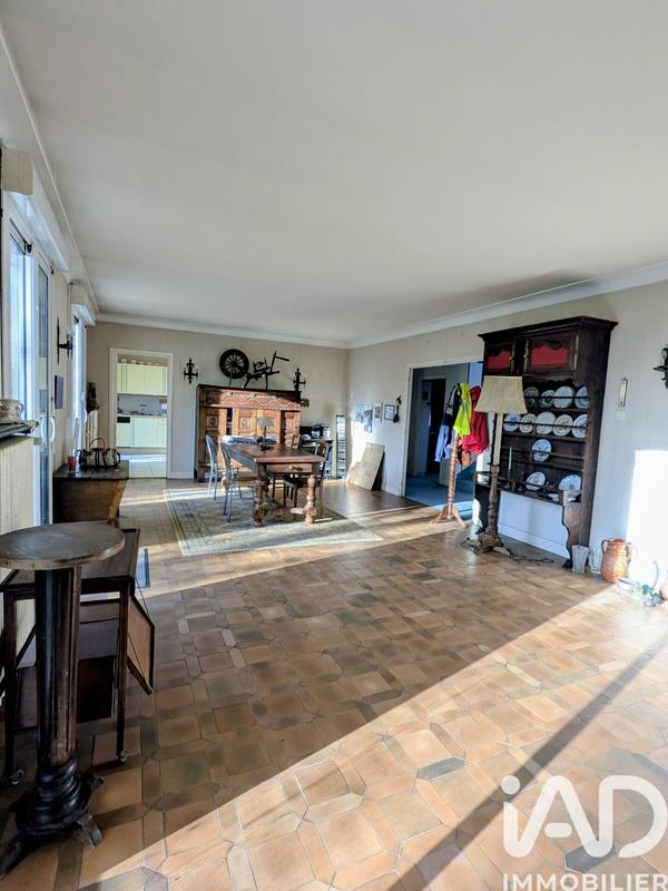 Maison - 200 m² - 9 pièces