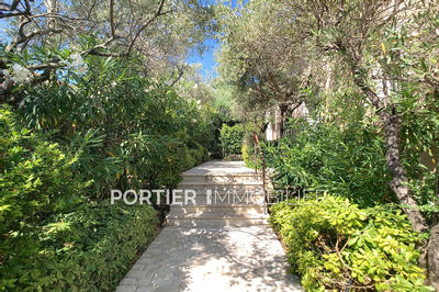 Maison - 300 m² - 9 pièces