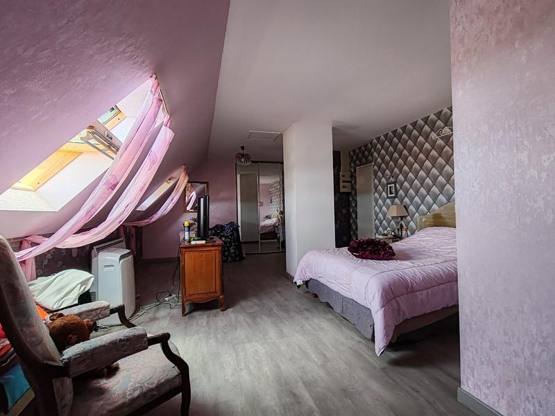 Maison - 445 m² - 15 pièces