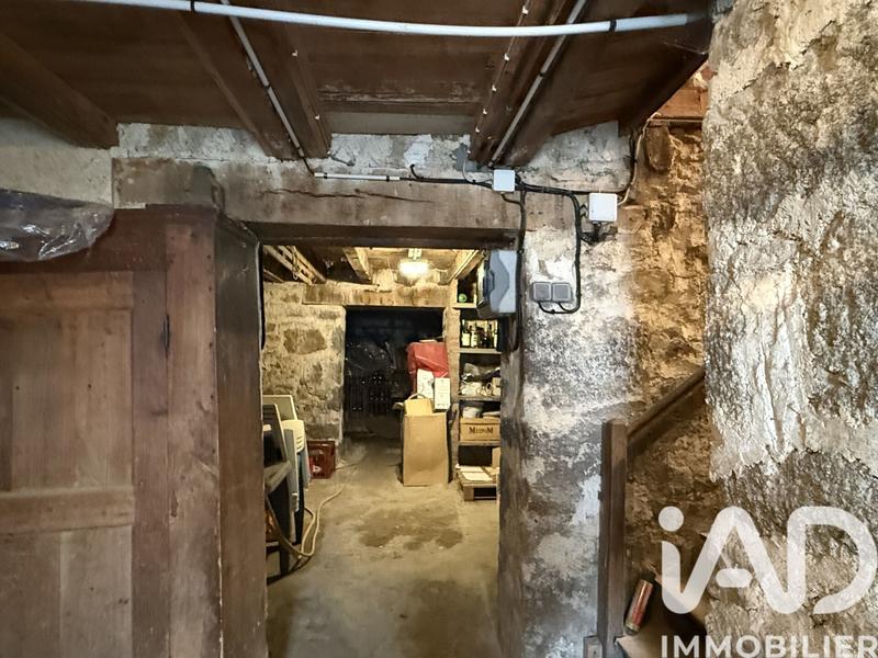 Maison - 273 m² - 9 pièces