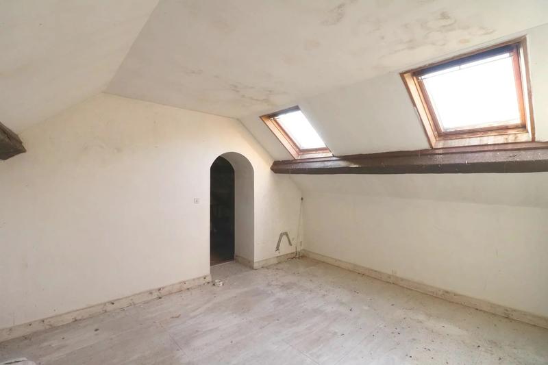 Maison - 270 m² - 8 pièces