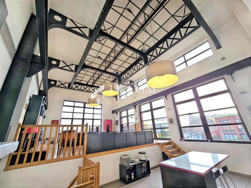 Loft - 231 m² - 6 pièces