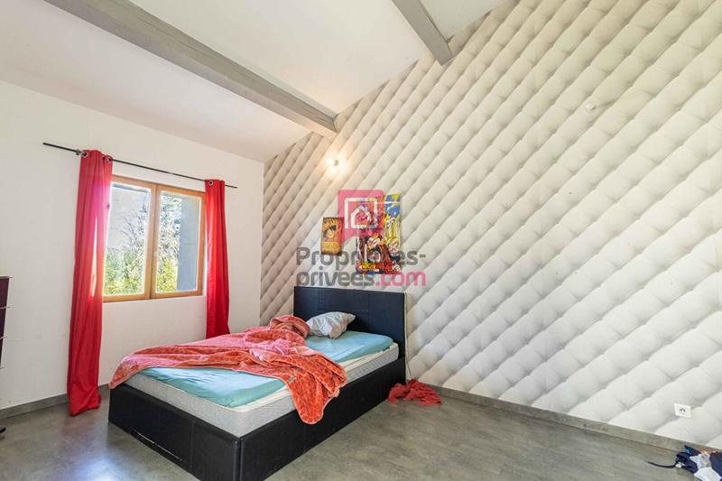 Maison - 240 m² - 9 pièces