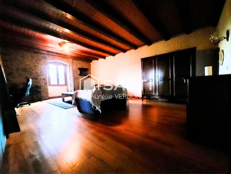 Maison - 206 m² - 5 pièces