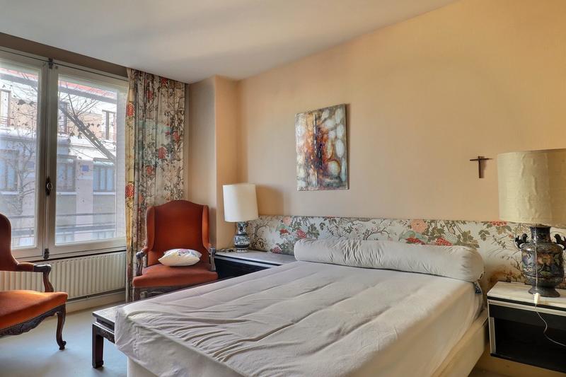 Duplex - 242 m² - 9 pièces