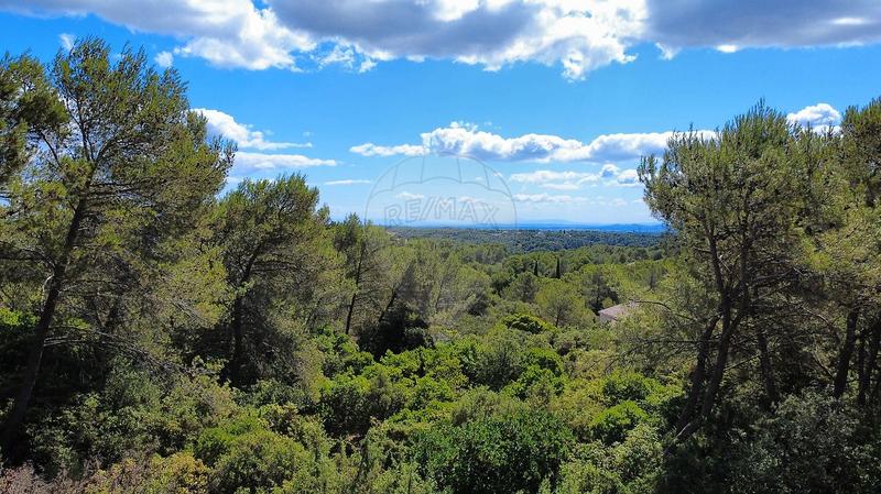 Propriété - 333 m² - 9 pièces