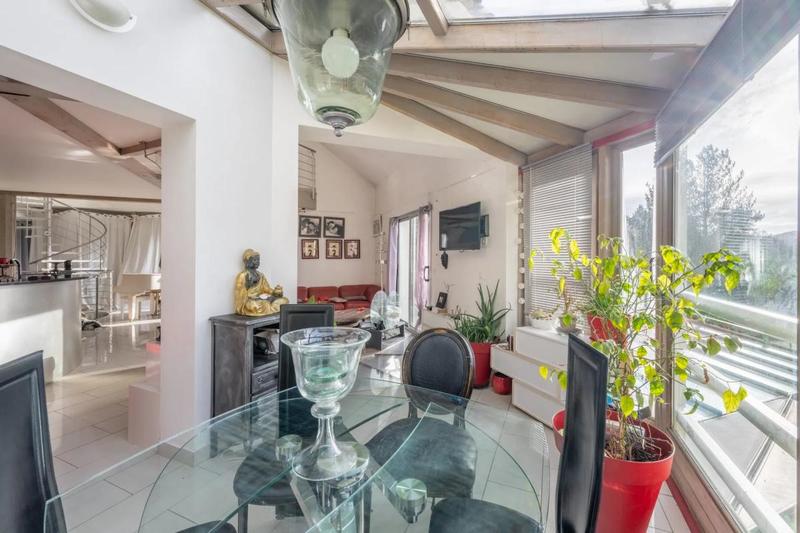 Maison d'architecte - 360 m² - 10 pièces