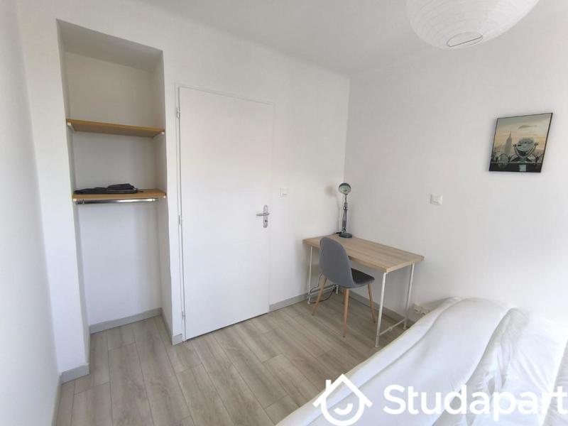 Chambre - 12 m² - 1 pièce