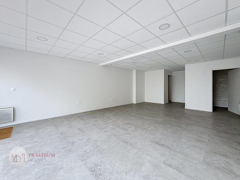 Local commercial - 122 m² - 2 pièces