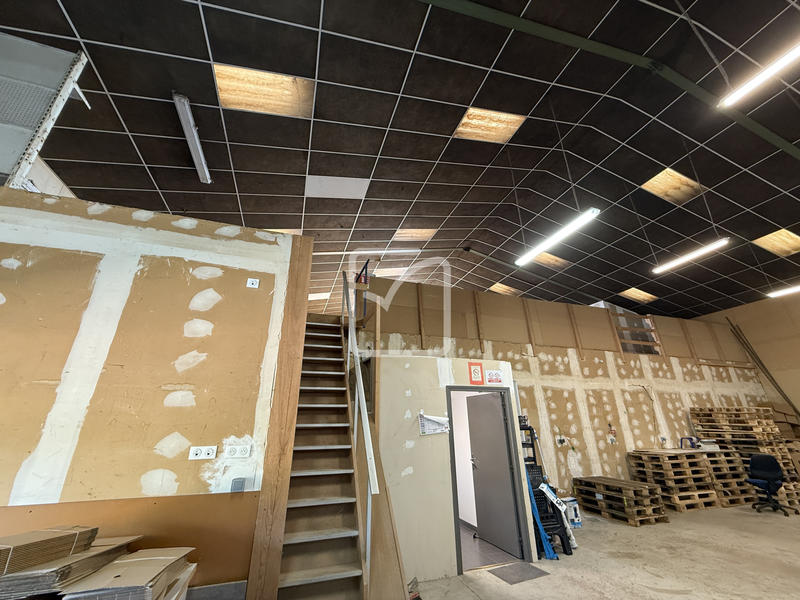 Local commercial - 658 m² - 8 pièces