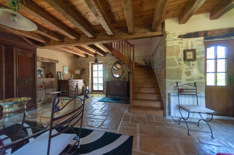 Propriété - 275 m² - 10 pièces