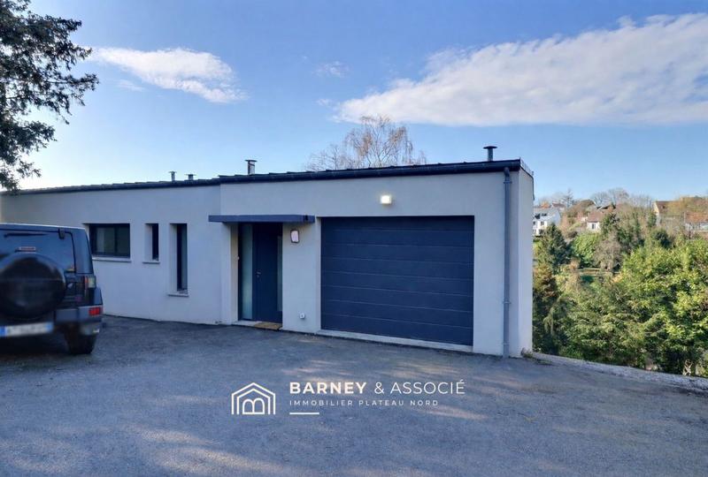 Maison - 220 m² - 7 pièces