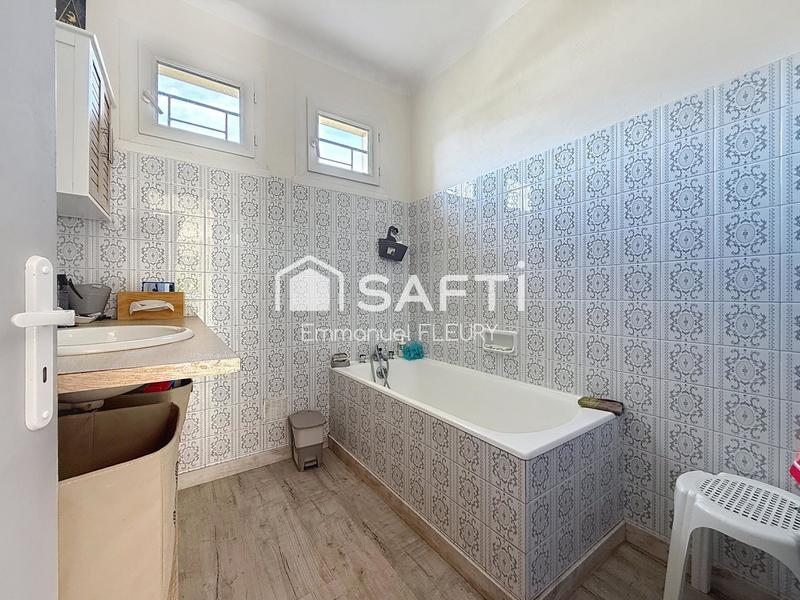 Maison - 234 m² - 8 pièces