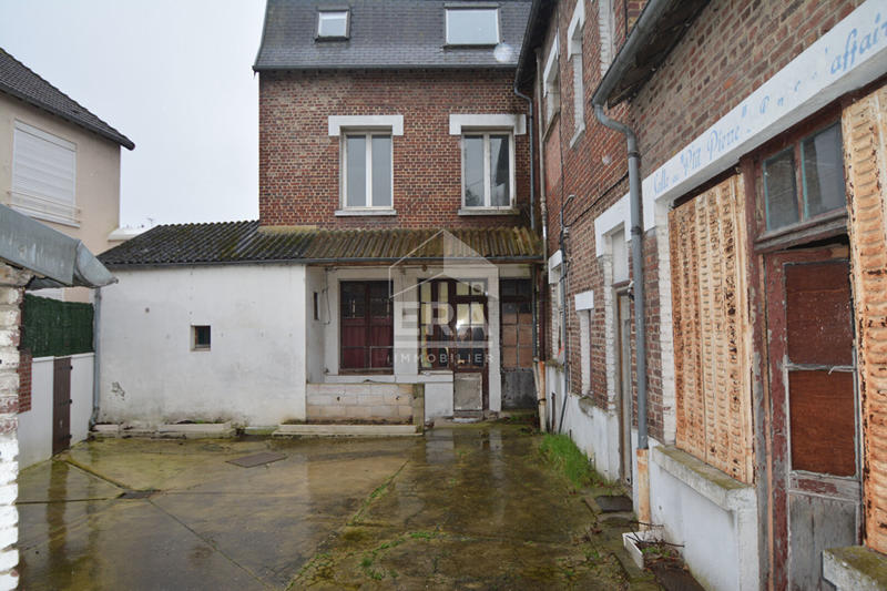 Maison - 235 m² - 7 pièces