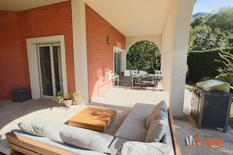 Maison - 200 m² - 6 pièces