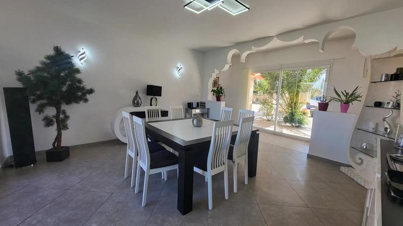 Villa - 220 m² - 6 pièces