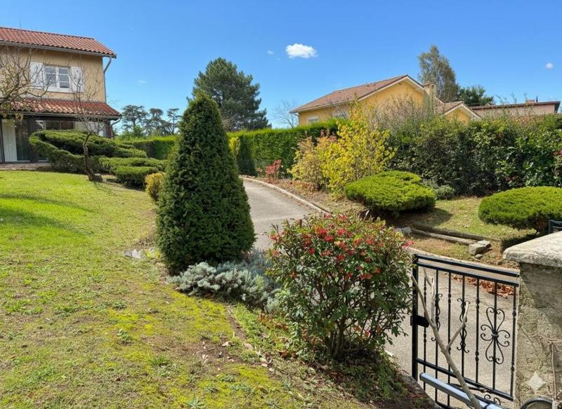 Maison - 214 m² - 5 pièces